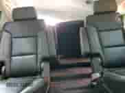 2019 Chevrolet Tahoe Premier z VIN 1GNSKCKJ9KR210595, wystawiony jako Copart lot #61662255 z przebiegiem 39 070 mil mil oraz Szkoda całkowita • Salvage title. Historia ofert i sprzedaży dostępna na DreamBid. Obrazek 10.