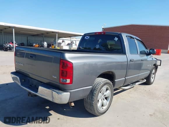 2003 Dodge 1500 ST z VIN 1D7HA18N33S171197, wystawiony jako IAAI lot #43328322 z przebiegiem 214 176 mil mil oraz . Historia ofert i sprzedaży dostępna na DreamBid. Obrazek 4.