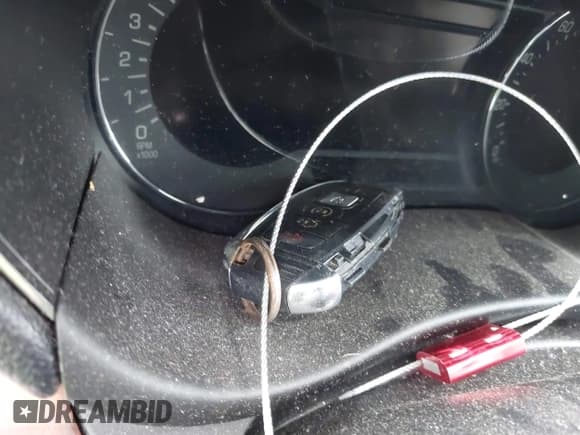 ✅ 2018 Lincoln MKC Reserve • VIN: 5LMCJ3D96JUL28711 • Lot: 42731006. Wystawiony na IAAI z przebiegiem 111 757 mil. Bezpłatny archiwum sprzedaży aukcyjnych z USA i szczegółowy raport historii pojazdu na DreamBid. Zdjęcie 11.