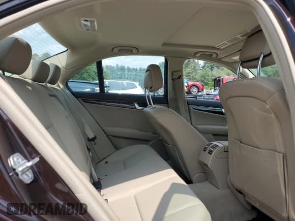 ✅ 2012 Mercedes-Benz C 300 Sport • VIN: WDDGF8BBXCR209178 • Lot: 59713565. Listed on Copart with 86,149 mi. Free auction sales archive from the USA and detailed vehicle history report at DreamBid. Image 10.