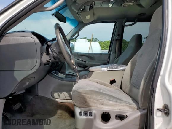 ✅ 2001 Ford Expedition XLT • VIN: 1FMRU15W71LB34529 • Lot: 66728925. Listed on Copart with Not provided. Free auction sales archive from the USA and detailed vehicle history report at DreamBid. Image 7.