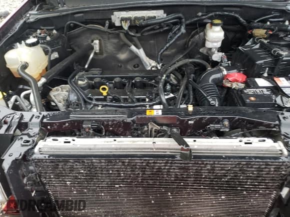 ✅ 2010 Mercury Mariner Premier • VIN: 4M2CN8H75AKJ13425 • Lot: 57613855. Listed on Copart with 90,437 mi. Free auction sales archive from the USA and detailed vehicle history report at DreamBid. Image 11.