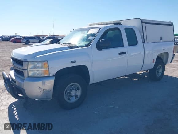 ✅ 2009 Chevrolet Silverado 2500HD Work Truck • VIN: 1GCHC49KX9E143978 • Lot: 43638901. Wystawiony na IAAI z przebiegiem 120 149 mil. Bezpłatny archiwum sprzedaży aukcyjnych z USA i szczegółowy raport historii pojazdu na DreamBid. Zdjęcie 16.