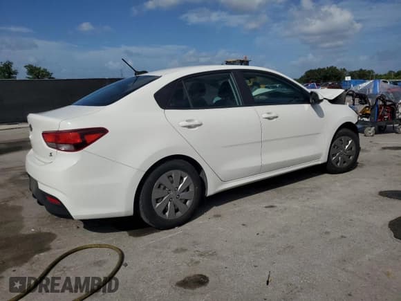 ✅ 2020 Kia Rio S • VIN: 3KPA24AD4LE255785 • Lot: 84642165. Wystawiony na Copart z przebiegiem 73 237 mil. Bezpłatny archiwum sprzedaży aukcyjnych z USA i szczegółowy raport historii pojazdu na DreamBid. Zdjęcie 3.