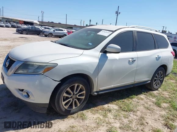 ✅ 2014 Nissan Pathfinder SV • VIN: 5N1AR2MN9EC616289 • Lot: 41965424. Listed on IAAI with 215,270 mi. Free auction sales archive from the USA and detailed vehicle history report at DreamBid. Image 14.