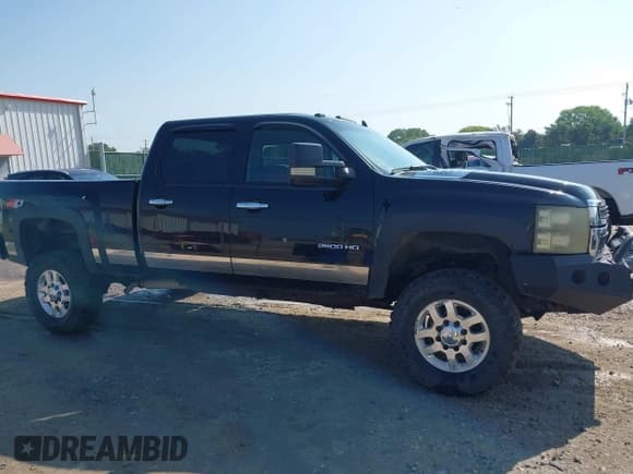 ✅ 2011 Chevrolet Silverado 2500HD LT • VIN: 1GC1KXCG7BF241067 • Лот: 43017708. Опубликован ранее на IAAI с пробегом 289 561 миль. Бесплатный доступ к архиву аукционных продаж из США и подробный отчёт об истории автомобиля на DreamBid. Изображение 14.