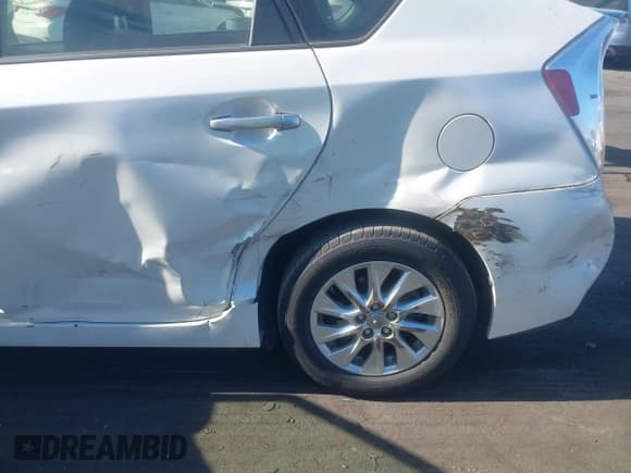 ✅ 2014 Toyota Prius • VIN: JTDKN3DP5E3061997 • Lot: 42823676. Listed on IAAI with 172,934 mi. Free auction sales archive from the USA and detailed vehicle history report at DreamBid. Image 6.