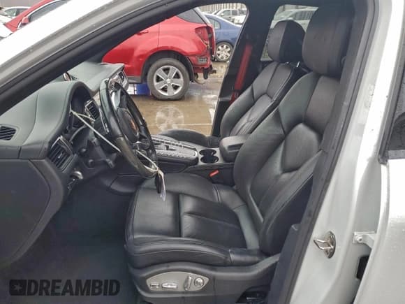 ✅ 2017 Porsche Macan GTS • VIN: WP1AG2A5XHLB53919 • Lot: 94230425. Listed on Copart with 108,230 mi. Free auction sales archive from the USA and detailed vehicle history report at DreamBid. Image 7.