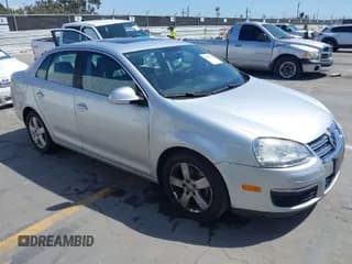 ✅ 2008 Volkswagen Jetta SE • VIN: 3VWRZ71K08M194590 • Lot: 41973206. Wystawiony na IAAI z przebiegiem 103 753 mil. Bezpłatny archiwum sprzedaży aukcyjnych z USA i szczegółowy raport historii pojazdu na DreamBid. Zdjęcie 1.