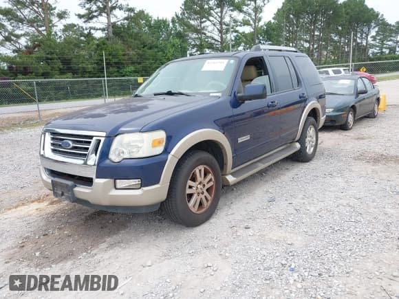 ✅ 2006 Ford Explorer Eddie Bauer • VIN: 1FMEU64EX6UB24583 • Lot: 42265795. Listed on IAAI with 240,499 mi. Free auction sales archive from the USA and detailed vehicle history report at DreamBid. Image 2.