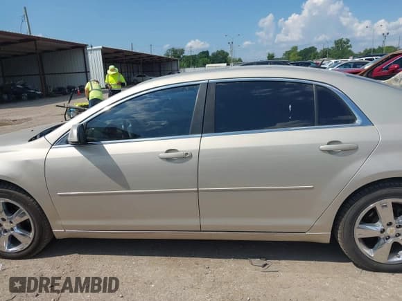 ✅ 2011 Chevrolet Malibu 1LT • VIN: 1G1ZC5E12BF389875 • Lot: 43133431. Listed on IAAI with 149,386 mi. Free auction sales archive from the USA and detailed vehicle history report at DreamBid. Image 14.