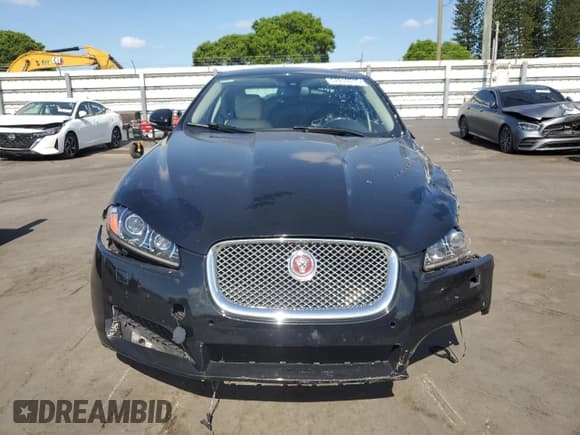 ✅ 2015 Jaguar XF T Premium • VIN: SAJWA0FS8FPU57799 • Lot: 57810715. Wystawiony na Copart z przebiegiem 93 380 mil. Bezpłatny archiwum sprzedaży aukcyjnych z USA i szczegółowy raport historii pojazdu na DreamBid. Zdjęcie 5.