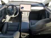 ✅ 2024 Tesla Model Y Long Range • VIN: 7SAYGAEE5RF003891 • Lot: 45431355. Wystawiony na Copart z przebiegiem 25 609 mil. Bezpłatny archiwum sprzedaży aukcyjnych z USA i szczegółowy raport historii pojazdu na DreamBid. Zdjęcie 8.