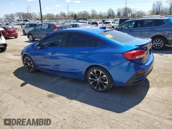 2019 Chevrolet Cruze Premier z VIN 1G1BF5SM0K7116421, wystawiony jako Copart lot #53355425 z przebiegiem 92 073 mil mil oraz Szkoda całkowita • Salvage title. Historia ofert i sprzedaży dostępna na DreamBid. Obrazek 2.