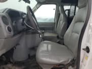 ✅ 2012 Ford Econoline Cargo Recreational • VIN: 1FTNE2EL7CDB25094 • Lot: 42137285. Wystawiony na Copart z przebiegiem 304 976 mil. Bezpłatny archiwum sprzedaży aukcyjnych z USA i szczegółowy raport historii pojazdu na DreamBid. Zdjęcie 7.