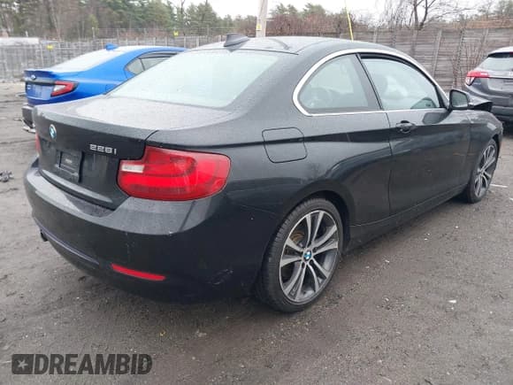 ✅ 2016 BMW 2 Series 228i xDrive • VIN: WBA1G9C59GV726011 • Lot: 41966646. Listed on IAAI with 122,487 mi. Free auction sales archive from the USA and detailed vehicle history report at DreamBid. Image 4.