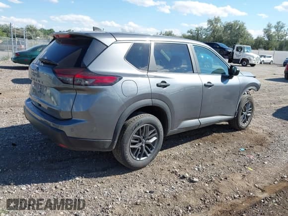 ✅ 2024 Nissan Rogue S • VIN: 5N1BT3AA9RC682912 • Lot: 42940928. Wystawiony na IAAI z przebiegiem 51 350 mil. Bezpłatny archiwum sprzedaży aukcyjnych z USA i szczegółowy raport historii pojazdu na DreamBid. Zdjęcie 4.