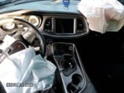 ✅ 2018 Dodge Challenger T/A • VIN: 2C3CDZBT2JH276436 • Lot: 73055862. Wystawiony na Copart z przebiegiem 74 174 mil. Bezpłatny archiwum sprzedaży aukcyjnych z USA i szczegółowy raport historii pojazdu na DreamBid. Zdjęcie 8.