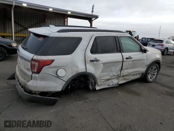 ✅ 2017 Ford Explorer • VIN: 1FM5K8B82HGD58779 • Lot: 49643485. Wystawiony na Copart z przebiegiem 121 400 mil. Bezpłatny archiwum sprzedaży aukcyjnych z USA i szczegółowy raport historii pojazdu na DreamBid. Zdjęcie 3.