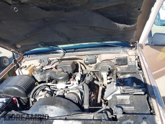 ✅ 1996 GMC Sierra 1500 • VIN: 1GTEC19R0TE524941 • Lot: 42827420. Wystawiony na IAAI z przebiegiem 186 246 mil. Bezpłatny archiwum sprzedaży aukcyjnych z USA i szczegółowy raport historii pojazdu na DreamBid. Zdjęcie 10.