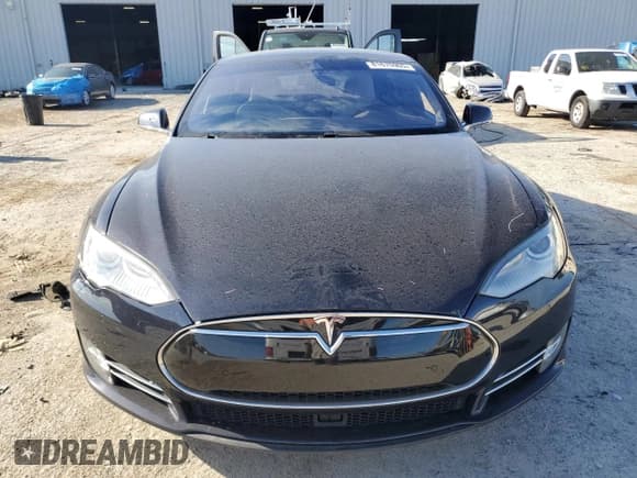 ✅ 2015 Tesla Model S 85 • VIN: 5YJSA1H17FF090296 • Lot: 81676905. Listed on Copart with 112,383 mi. Free auction sales archive from the USA and detailed vehicle history report at DreamBid. Image 5.
