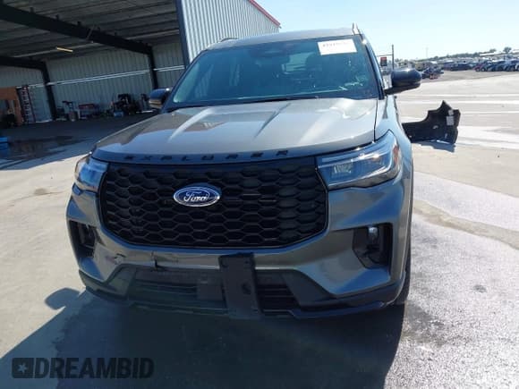 ✅ 2025 Ford Explorer ST-Line • VIN: 1FMUK8KH6SGB58622 • Lot: 43319520. Listed on IAAI with 13,057 mi. Free auction sales archive from the USA and detailed vehicle history report at DreamBid. Image 13.