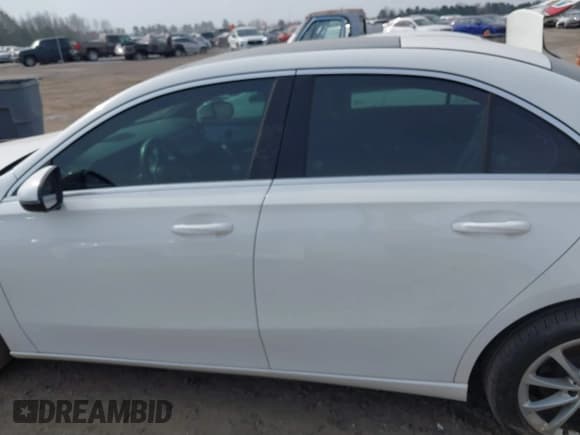 ✅ 2019 Mercedes-Benz A 220 • VIN: WDD3G4EB6KW020804 • Лот: 41731423. Опубликован ранее на IAAI с пробегом 57 311 миль. Бесплатный доступ к архиву аукционных продаж из США и подробный отчёт об истории автомобиля на DreamBid. Изображение 15.