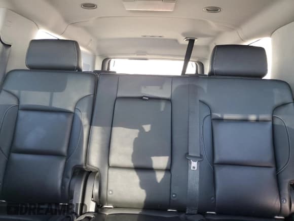 ✅ 2018 Chevrolet Suburban LT • VIN: 1GNSKHKC3JR282499 • Lot: 82163735. Wystawiony na Copart z przebiegiem 107 147 mil. Bezpłatny archiwum sprzedaży aukcyjnych z USA i szczegółowy raport historii pojazdu na DreamBid. Zdjęcie 10.