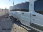 ✅ 2017 Ford Transit XL • VIN: 1FBZX2ZM5HKA20740 • Lot: 41144911. Wystawiony na IAAI z przebiegiem 201 936 mil. Bezpłatny archiwum sprzedaży aukcyjnych z USA i szczegółowy raport historii pojazdu na DreamBid. Zdjęcie 6.