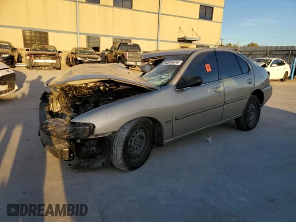✅ 2001 Nissan Altima GXE • VIN: 1N4DL01D61C152655 • Лот: 82054674. Опубликован ранее на Copart с пробегом 131 473 миль. Бесплатный доступ к архиву аукционных продаж из США и подробный отчёт об истории автомобиля на DreamBid. Изображение 1.