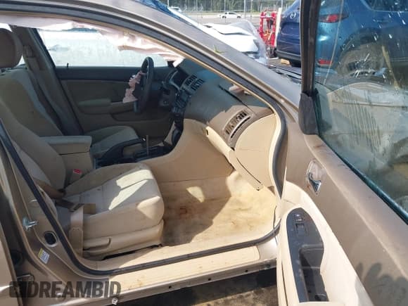 ✅ 2005 Honda Accord LX • VIN: 3HGCM56415G703507 • Lot: 43015432. Listed on IAAI with 219,338 mi. Free auction sales archive from the USA and detailed vehicle history report at DreamBid. Image 5.