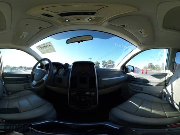 2008 Dodge Grand Caravan SXT z VIN 1D8HN54P88B140212, wystawiony jako IAAI lot #43399027 z przebiegiem 206 644 mil mil oraz . Historia ofert i sprzedaży dostępna na DreamBid. Obrazek 19.