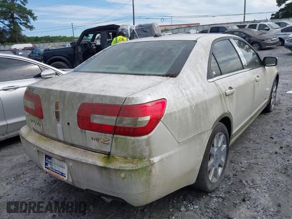 ✅ 2009 Lincoln MKZ • VIN: 3LNHM26T19R606260 • Lot: 43003738. Listed on IAAI with 67,971 mi. Free auction sales archive from the USA and detailed vehicle history report at DreamBid. Image 4.