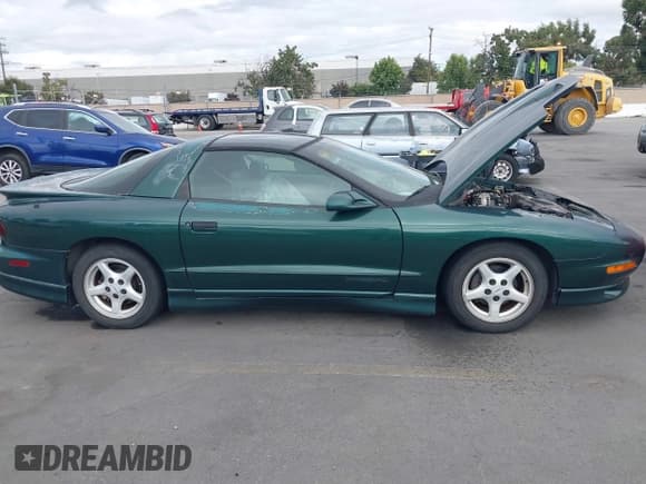 ✅ 1997 Pontiac Firebird Firebird • VIN: 2G2FS22KXV2205785 • Lot: 43343342. Listed on IAAI with 58,624 mi. Free auction sales archive from the USA and detailed vehicle history report at DreamBid. Image 6.