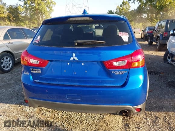 ✅ 2017 Mitsubishi Outlander ES • VIN: JA4AP3AU9HZ070679 • Lot: 43216712. Wystawiony na IAAI z przebiegiem 69 261 mil. Bezpłatny archiwum sprzedaży aukcyjnych z USA i szczegółowy raport historii pojazdu na DreamBid. Zdjęcie 16.