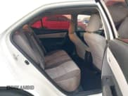 ✅ 2018 Toyota Corolla XLE • VIN: 5YFBURHE3JP819271 • Lot: 43696061. Wystawiony na IAAI z przebiegiem 212 431 mil. Bezpłatny archiwum sprzedaży aukcyjnych z USA i szczegółowy raport historii pojazdu na DreamBid. Zdjęcie 8.