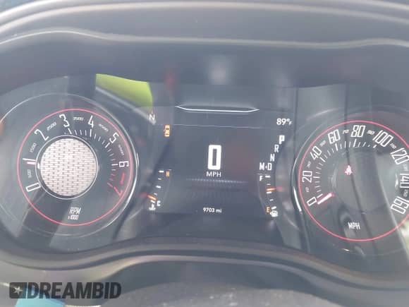 2023 Dodge Challenger SXT z VIN 2C3CDZAG0PH694197, wystawiony jako IAAI lot #43332689 z przebiegiem 9 703 mil mil oraz . Historia ofert i sprzedaży dostępna na DreamBid. Obrazek 7.