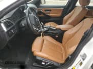 ✅ 2018 BMW 4 Series 430i xDrive • VIN: WBA4J3C50JBG94816 • Lot: 85365495. Wystawiony na Copart z przebiegiem 66 415 mil. Bezpłatny archiwum sprzedaży aukcyjnych z USA i szczegółowy raport historii pojazdu na DreamBid. Zdjęcie 7.