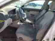 2009 Hyundai Accent Auto GLS z VIN KMHCN46C49U378170, wystawiony jako Copart lot #72896504 z przebiegiem Nie podano mil oraz Szkoda całkowita • Salvage title. Historia ofert i sprzedaży dostępna na DreamBid. Obrazek 7.