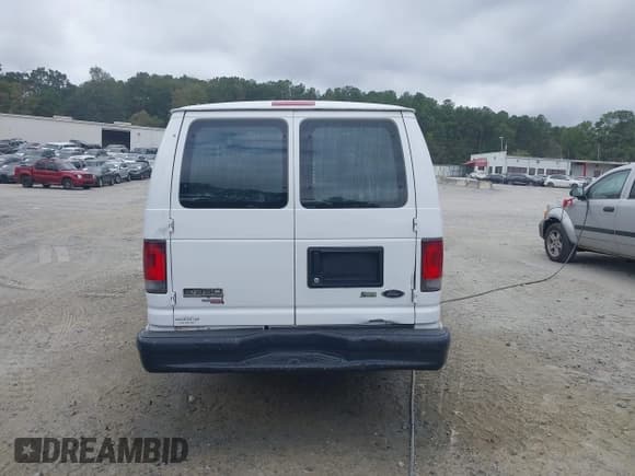 ✅ 2012 Ford Econoline Cargo Commercial • VIN: 1FDSS3EL0CDA27182 • Lot: 43386947. Wystawiony na IAAI z przebiegiem 475 593 mil. Bezpłatny archiwum sprzedaży aukcyjnych z USA i szczegółowy raport historii pojazdu na DreamBid. Zdjęcie 16.