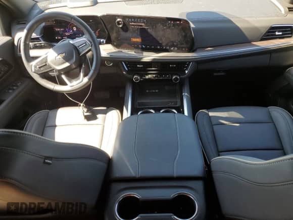 2025 Chevrolet Suburban Premier with VIN 1GNS6FRD3SR249527, listed as a Copart auction lot 62922075 with 6,806 mi miles and Clean title. Bid and sale history available at DreamBid. Image 8.