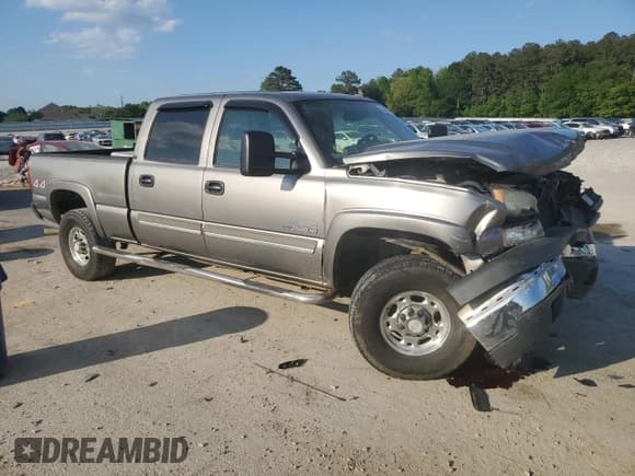 ✅ 2006 Chevrolet Silverado 2500HD LT2 • VIN: 1GCHK23D26F235335 • Lot: 53689785. Wystawiony na Copart z przebiegiem 68 350 mil. Bezpłatny archiwum sprzedaży aukcyjnych z USA i szczegółowy raport historii pojazdu na DreamBid. Zdjęcie 4.