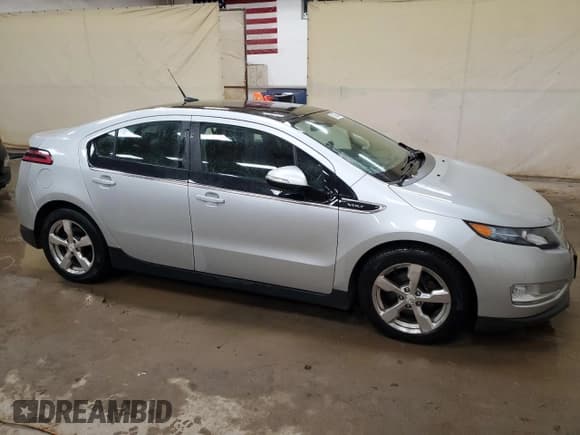 ✅ 2011 Chevrolet Volt • VIN: 1G1RD6E43BU101810 • Lot: 81683644. Wystawiony na Copart z przebiegiem 154 167 mil. Bezpłatny archiwum sprzedaży aukcyjnych z USA i szczegółowy raport historii pojazdu na DreamBid. Zdjęcie 4.