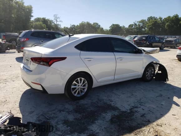 2022 Hyundai Accent SEL z VIN 3KPC24A61NE173476, wystawiony jako Copart lot #49725354 z przebiegiem 8 831 mil mil oraz . Historia ofert i sprzedaży dostępna na DreamBid. Obrazek 3.