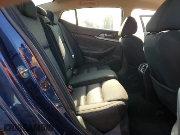 ✅ 2017 Nissan Maxima S • VIN: 1N4AA6AP8HC421061 • Lot: 80776475. Listed on Copart with 107,280 mi. Free auction sales archive from the USA and detailed vehicle history report at DreamBid. Image 10.