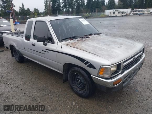 ✅ 1992 Toyota Pickup • VIN: JT4VN93D5N5033001 • Lot: 43922902. Listed on IAAI with 179,974 mi. Free auction sales archive from the USA and detailed vehicle history report at DreamBid. Image 1.