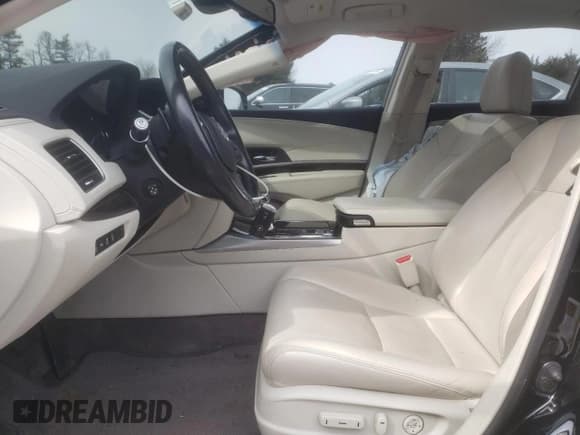 ✅ 2017 Acura RLX w/Advance Pkg • VIN: JH4KC1F94HC001009 • Lot: 45793555. Wystawiony na Copart z przebiegiem 127 870 mil. Bezpłatny archiwum sprzedaży aukcyjnych z USA i szczegółowy raport historii pojazdu na DreamBid. Zdjęcie 7.