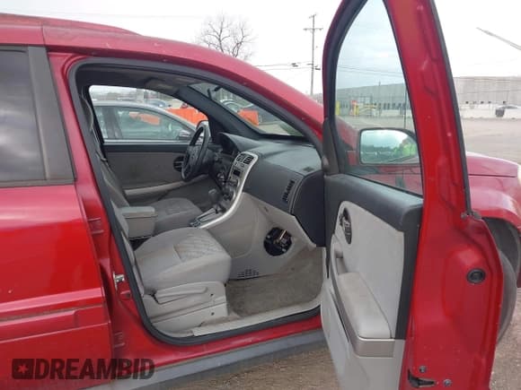 ✅ 2006 Chevrolet Equinox LT • VIN: 2CNDL63F266149503 • Lot: 43649578. Wystawiony na IAAI z przebiegiem 139 639 mil. Bezpłatny archiwum sprzedaży aukcyjnych z USA i szczegółowy raport historii pojazdu na DreamBid. Zdjęcie 5.