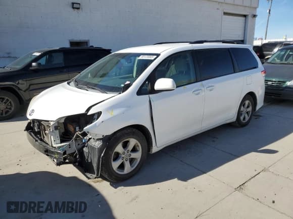 ✅ 2011 Toyota Sienna LE • VIN: 5TDKK3DCXBS160881 • Lot: 90123065. Listed on Copart with 132,350 mi. Free auction sales archive from the USA and detailed vehicle history report at DreamBid. Image 1.