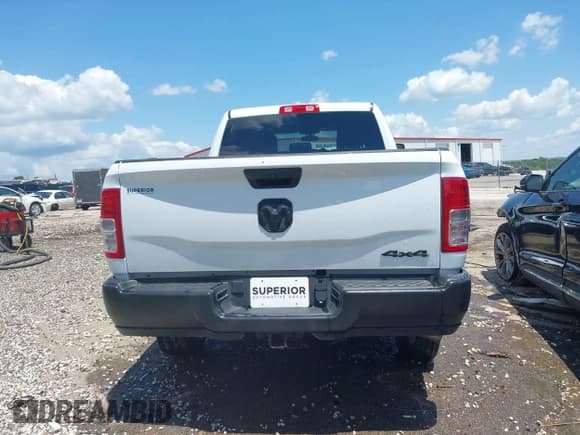 ✅ 2024 Ram 2500 Tradesman • VIN: 3C6UR5CJ0RG131566 • Lot: 42231132. Wystawiony na IAAI z przebiegiem 3 868 mil. Bezpłatny archiwum sprzedaży aukcyjnych z USA i szczegółowy raport historii pojazdu na DreamBid. Zdjęcie 17.